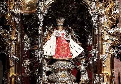 Altar Niño Jesus de Praga